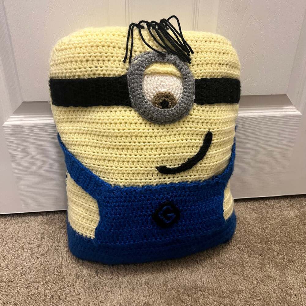 Handmade Crochet Minion Plush Pillow Despicable Me Stuart Character - Picture 3 of 10